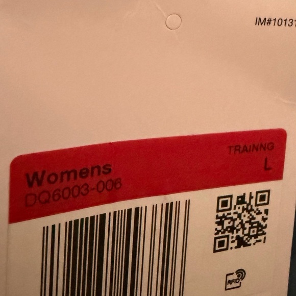 New Nike Women's Zenvy Gentle-Support High-Waisted 8" Biker Shorts size - Picture 7 of 7